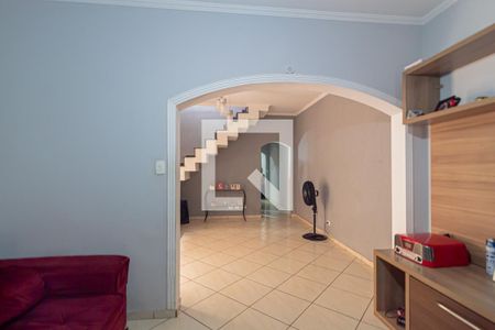 Sala de casa para alugar com 4 quartos, 210m² em Parque Paineiras, São Paulo