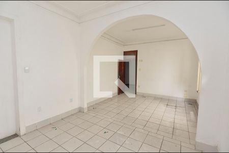 Sala de casa para alugar com 7 quartos, 525m² em Vila Isabel, Rio de Janeiro