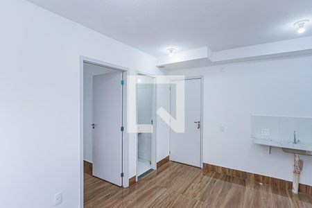 Sala, cozinha e área de serviço de apartamento à venda com 2 quartos, 36m² em Jardim Pereira Leite, São Paulo