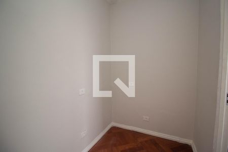 Closet da suíte de casa para alugar com 2 quartos, 100m² em Jardim Sao Ricardo, São Paulo