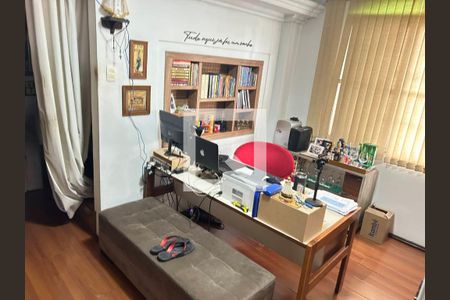 Quarto de casa para alugar com 5 quartos, 360m² em Ouro Preto, Belo Horizonte