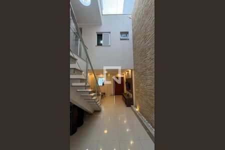 Sala de casa à venda com 3 quartos, 146m² em Vila Cecília Maria, Santo André