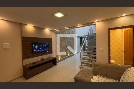 Sala de casa à venda com 3 quartos, 146m² em Vila Cecília Maria, Santo André