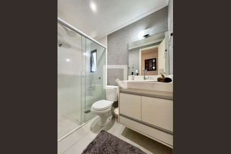 Banheiro de apartamento à venda com 3 quartos, 142m² em Vila Guararapes, Campinas