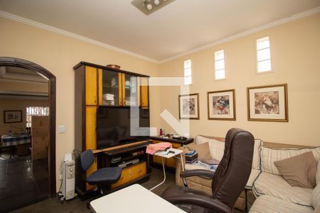 Sala de TV de casa à venda com 3 quartos, 250m² em Vila Pereira Barreto, São Paulo