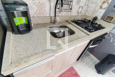 Sala/Cozinha de apartamento à venda com 1 quarto, 28m² em Vila Campanela, São Paulo
