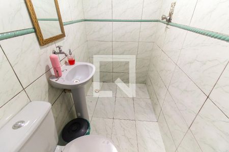 Banheiro 1 de casa à venda com 4 quartos, 200m² em Conjunto Habitacional Aguia de Haia, São Paulo