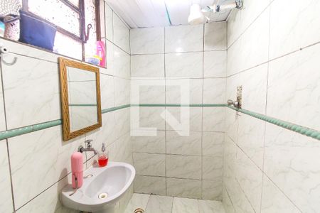 Banheiro 1 de casa à venda com 4 quartos, 200m² em Conjunto Habitacional Aguia de Haia, São Paulo