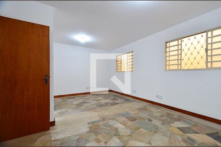Quarto 1 de casa para alugar com 2 quartos, 90m² em São Pedro, Belo Horizonte