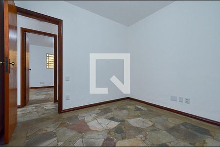 Quarto 2 de casa para alugar com 2 quartos, 90m² em São Pedro, Belo Horizonte