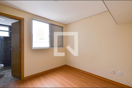 Suíte 2 de apartamento para alugar com 2 quartos, 130m² em Cruzeiro, Belo Horizonte