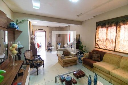 Sala de casa para alugar com 3 quartos, 300m² em Santa Rosa, Niterói