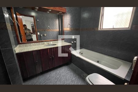 Banheiro da Suíte de apartamento para alugar com 2 quartos, 118m² em Jardim Guanabara, Rio de Janeiro