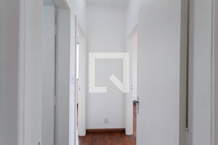 Corredor de apartamento à venda com 2 quartos, 65m² em João Pinheiro, Belo Horizonte