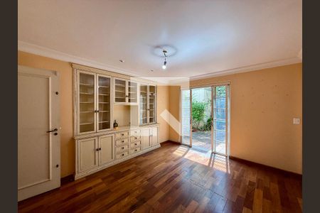 Sala de casa para alugar com 3 quartos, 300m² em Granja Julieta, São Paulo