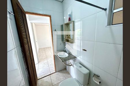 Banheiro de casa para alugar com 1 quarto, 35m² em Parque Renato Maia, Guarulhos