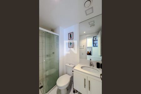 Banheiro de kitnet/studio para alugar com 1 quarto, 23m² em Quarta Parada, São Paulo