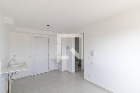Sala/Cozinha/Área de Serviço de apartamento para alugar com 2 quartos, 32m² em Guaianases, São Paulo