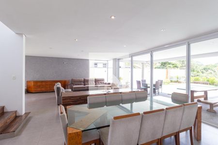 Sala de casa de condomínio para alugar com 4 quartos, 450m² em Terras do Madeira, Carapicuíba