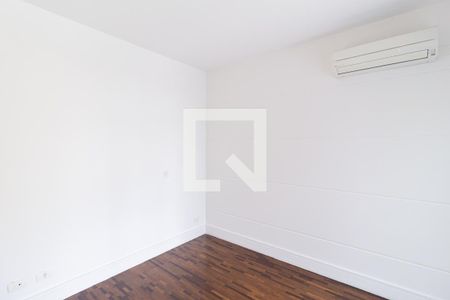 Suíte 1 de casa de condomínio para alugar com 4 quartos, 450m² em Terras do Madeira, Carapicuíba