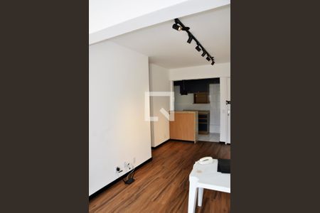 Detalhe - Sala e Sala de Jantar de apartamento para alugar com 2 quartos, 65m² em Vila Palmeiras, São Paulo