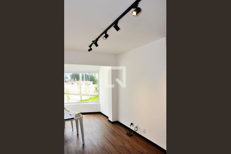 Detalhe - Sala e Sala de Jantar de apartamento para alugar com 2 quartos, 65m² em Vila Palmeiras, São Paulo