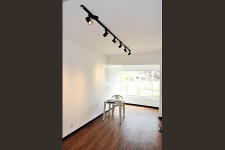 Detalhe - Sala e Sala de Jantar de apartamento para alugar com 2 quartos, 65m² em Vila Palmeiras, São Paulo