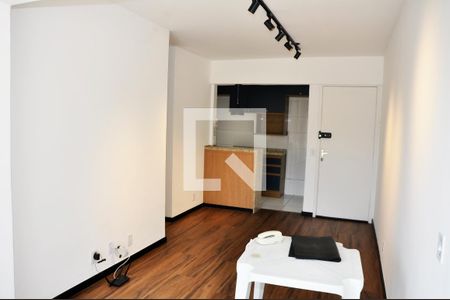 Detalhe - Sala e Sala de Jantar de apartamento para alugar com 2 quartos, 65m² em Vila Palmeiras, São Paulo