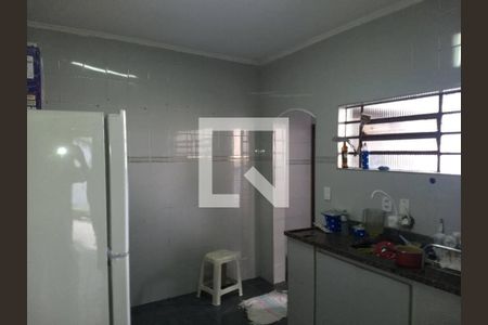 Casa à venda com 3 quartos, 240m² em Jardim Fernandes, São Paulo