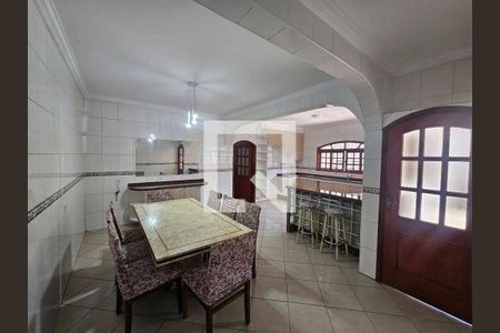 Casa à venda com 5 quartos, 300m² em Vila Barros, Guarulhos