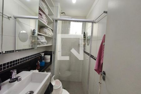 Banheiro de apartamento à venda com 2 quartos, 48m² em Jardim do Lago, Campinas