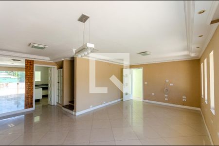 Sala de casa à venda com 3 quartos, 220m² em Vila Pedra Branca, São Paulo