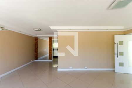 Sala de casa à venda com 3 quartos, 220m² em Vila Pedra Branca, São Paulo