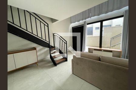 Sala de casa de condomínio para alugar com 2 quartos, 125m² em Parque Frondoso, Cotia