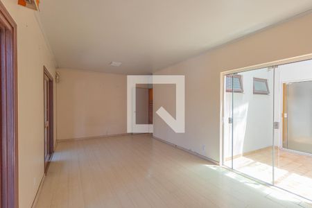 Sala de casa para alugar com 4 quartos, 158m² em Centro, Canoas