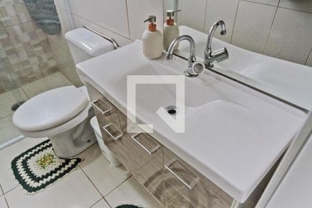Banheiro de apartamento à venda com 2 quartos, 53m² em Vila Iorio, São Paulo