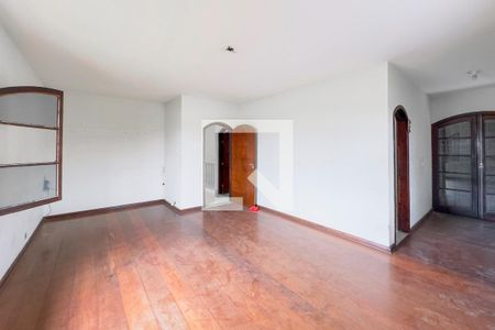 Casa para alugar com 3 quartos, 500m² em Jardim Santa Maria, Jacareí