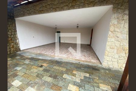 Casa à venda com 4 quartos, 220m² em Planalto, Belo Horizonte