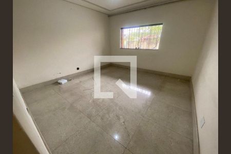 Casa à venda com 4 quartos, 220m² em Planalto, Belo Horizonte