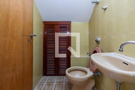 Lavabo de casa para alugar com 3 quartos, 220m² em Vila Cordeiro, São Paulo