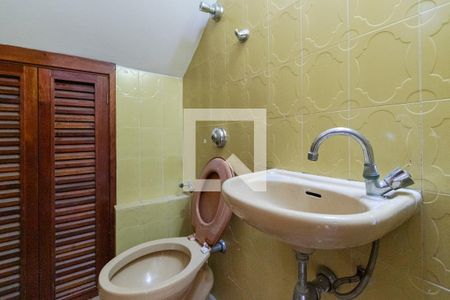 Lavabo de casa para alugar com 3 quartos, 220m² em Vila Cordeiro, São Paulo