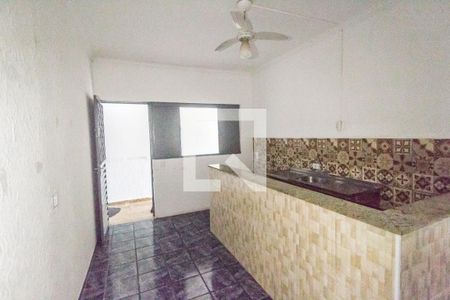 Sala/Cozinha de kitnet/studio para alugar com 1 quarto, 20m² em Chácara Adriana Aparecida, Carapicuíba