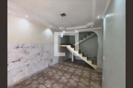 Casa de Condomínio para alugar com 4 quartos, 250m² em Taquara, Rio de Janeiro