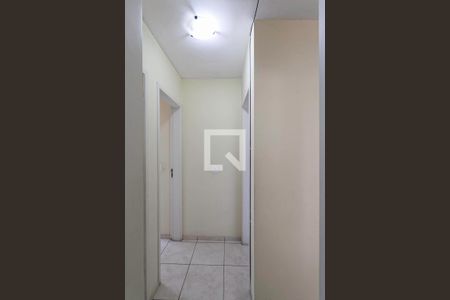 Corredor de apartamento à venda com 3 quartos, 58m² em Arpoador, Contagem