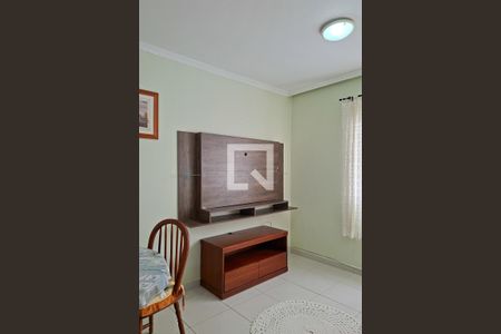 Sala de apartamento para alugar com 2 quartos, 77m² em Guilhermina, Praia Grande
