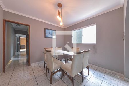 Sala de casa para alugar com 3 quartos, 125m² em Jardim Casablanca, São Paulo