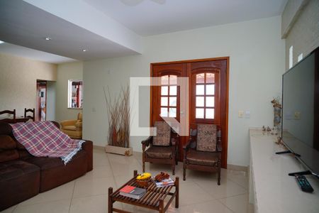 Sala de casa à venda com 4 quartos, 311m² em Marazul, Niterói