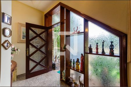 Sala de entrada de casa para alugar com 5 quartos, 500m² em City América, São Paulo