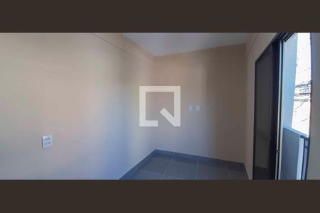 Casa para alugar com 2 quartos, 30m² em Vila Yolanda, Osasco