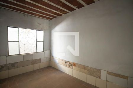 Quarto 1 de casa para alugar com 2 quartos, 37m² em Itaúna, São Gonçalo